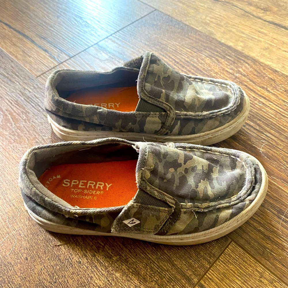 Boys size 9 Sperry slip-ons - Picture 2 of 2